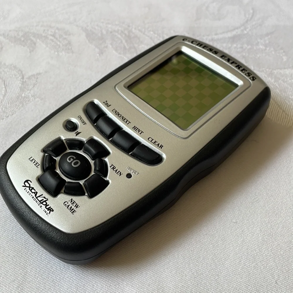 Excalibur electronics e-chess express game handheld pocket portable